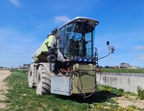 CLAAS XERION 2008 rok z beczką KAWECO 24000 litry