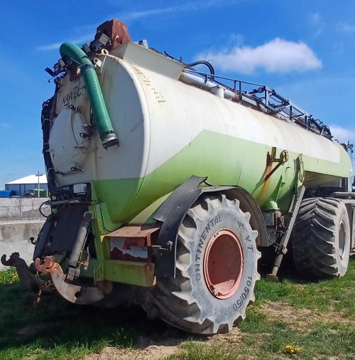 CLAAS XERION 2008 rok z beczką KAWECO 24000 litry
